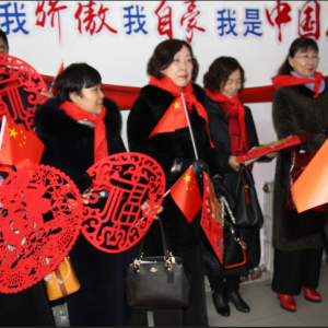 澆花澆根  育人育心——“上海文藝網(wǎng)全國校園記者聯(lián)盟新疆博樂市第五中學記者站”在博樂市第五中學國徽樓大廳隆重舉行掛牌揭幕儀式