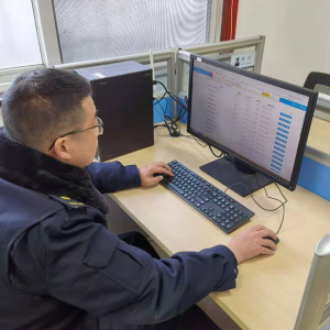 松江區城管經開區中隊利用“一企一檔”為企業提供精準服務